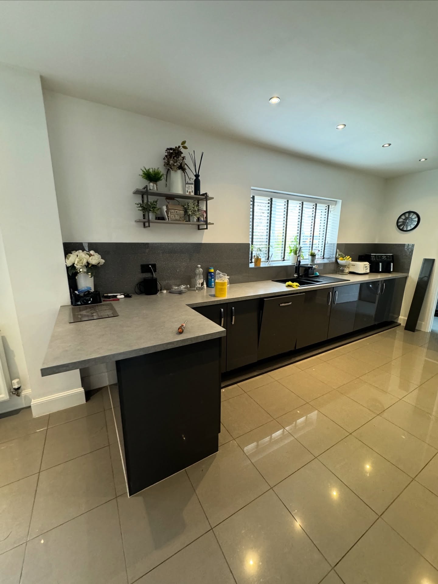 KITCHENS & WARDROBES